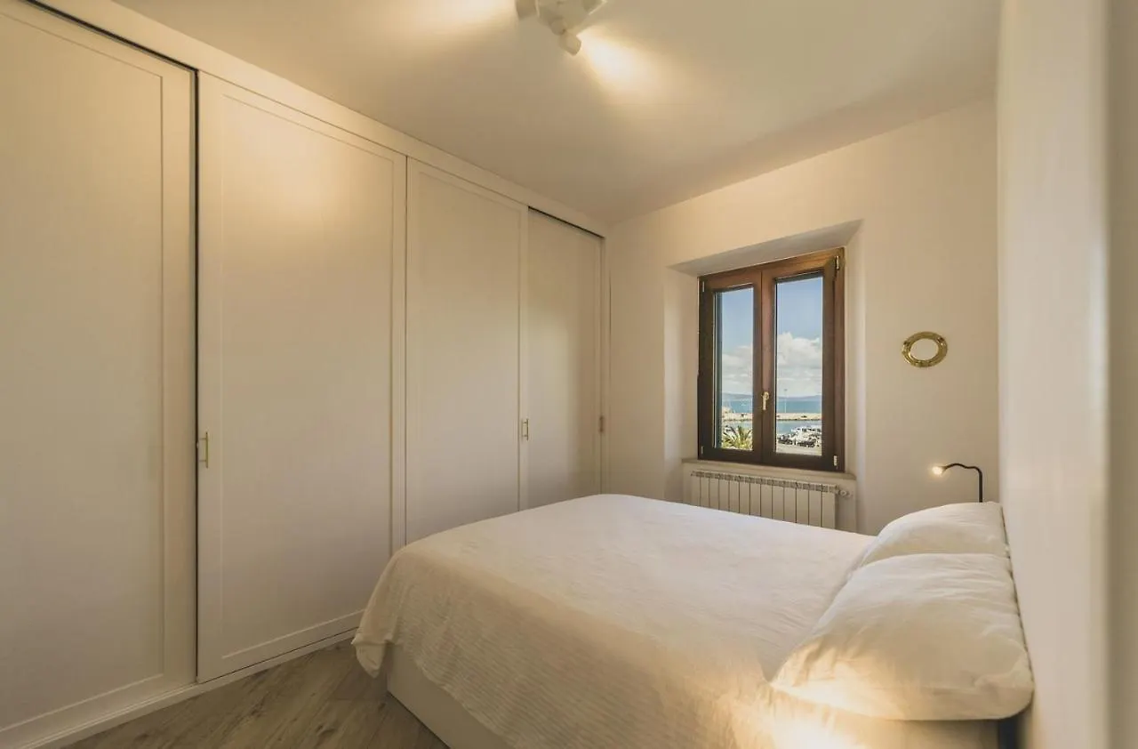 포르투산투스테파노 Porto Marina 빌라