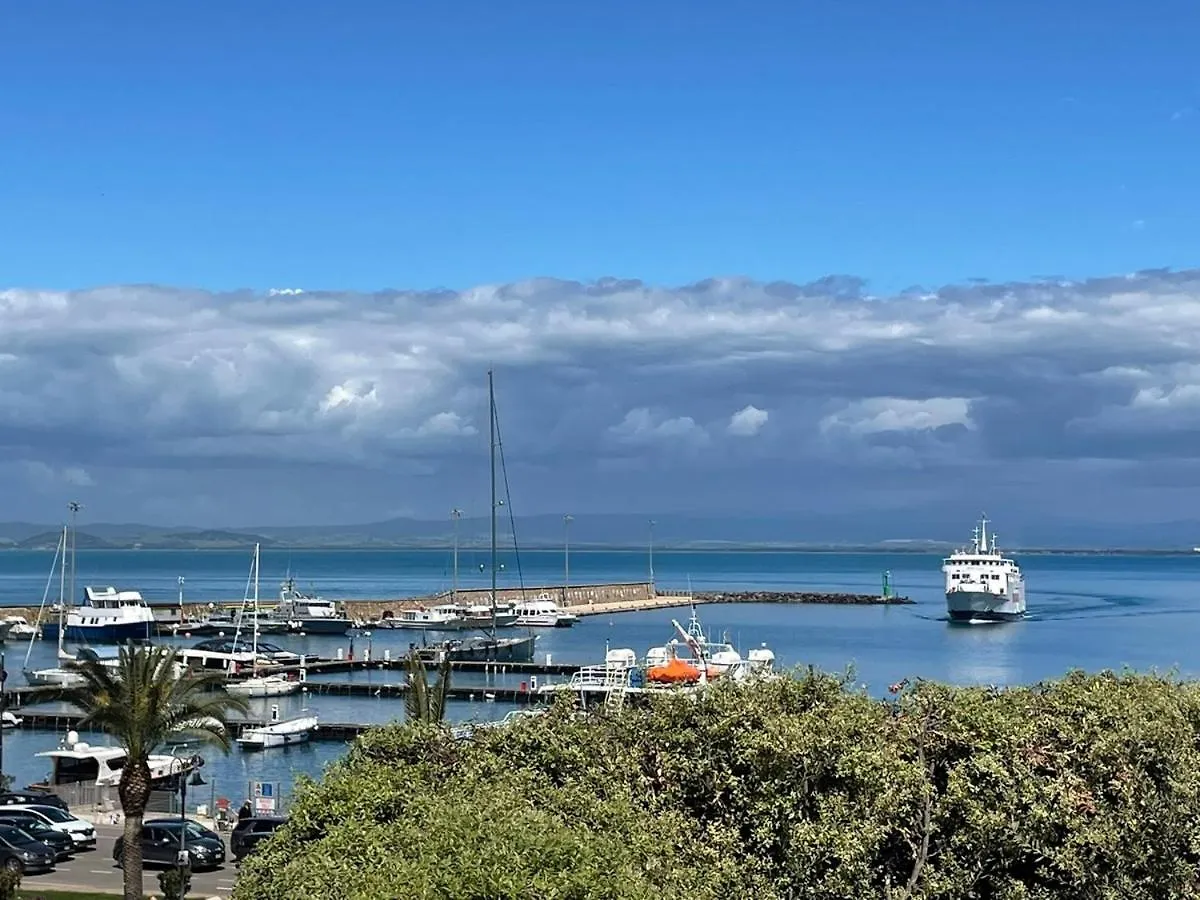 펜션 포르투산투스테파노 Porto Marina 빌라